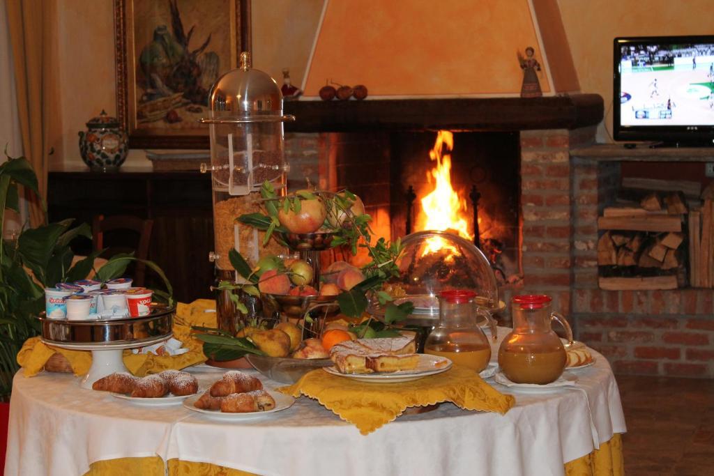 Hotel De La Ville Bereguardo Екстериор снимка